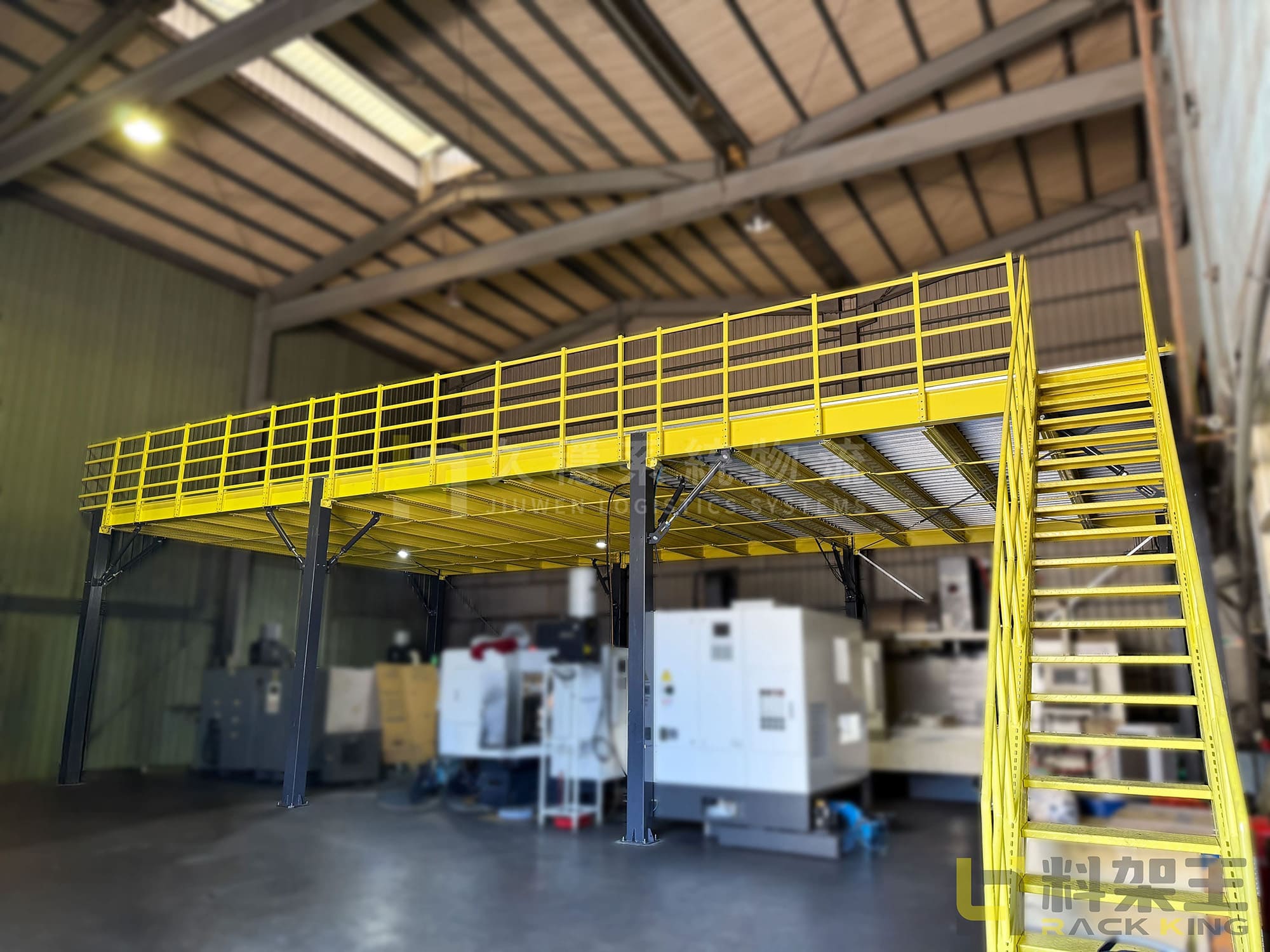 91 新北 閣樓式平台 服飾品批發業1