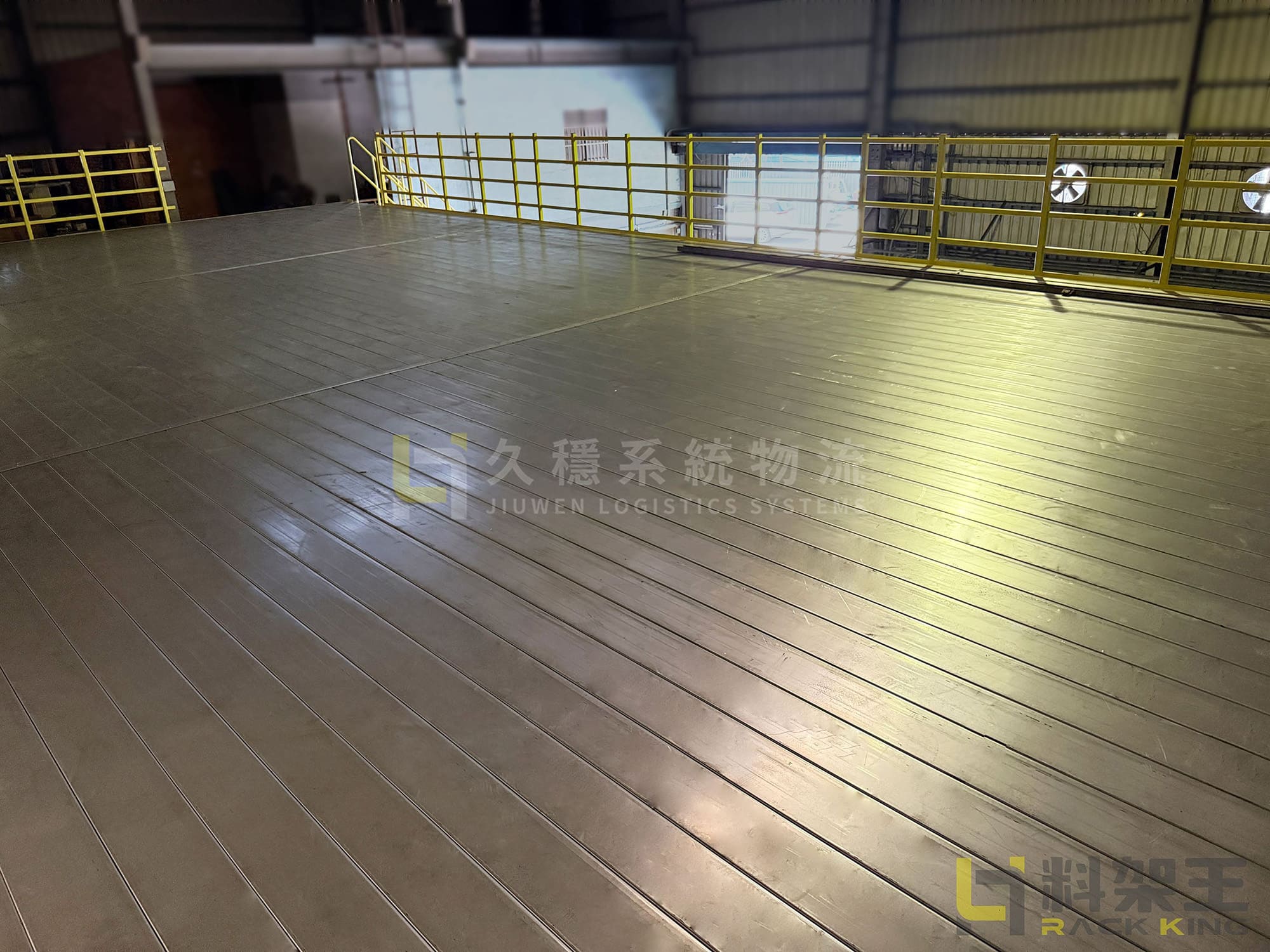 91 新北 閣樓式平台 服飾品批發業6