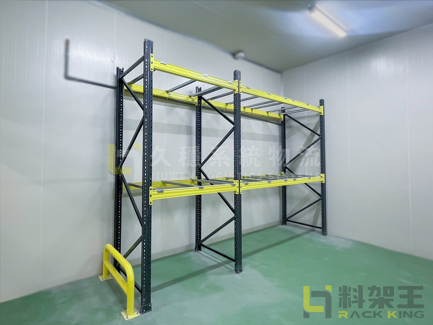 102 高雄 後推式料架+重型料架 保健食品業6